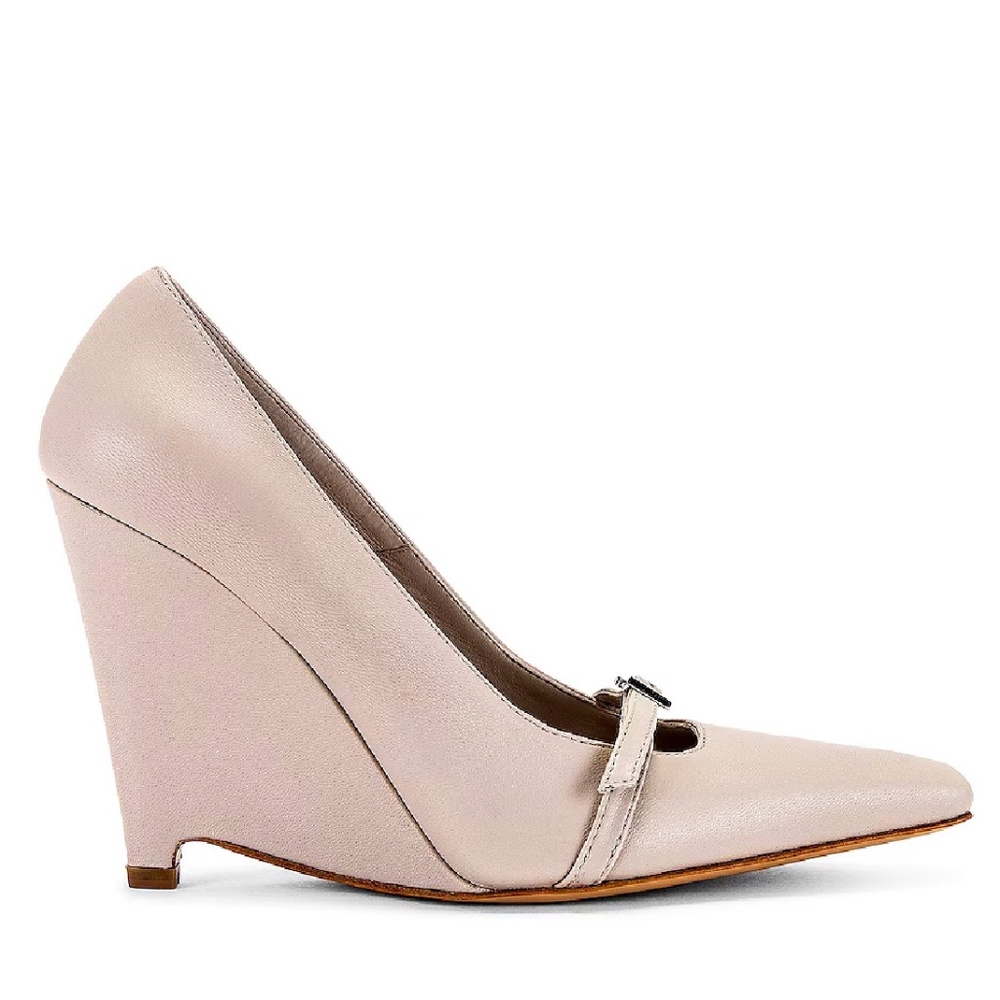 NIB $500 Sold out Italian Leather 8 Helsa Wedge Pump in Taupe Revolve